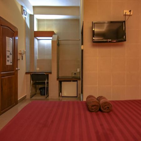 Bar Oz Riverside Guesthouse Phnompen Kültér fotó