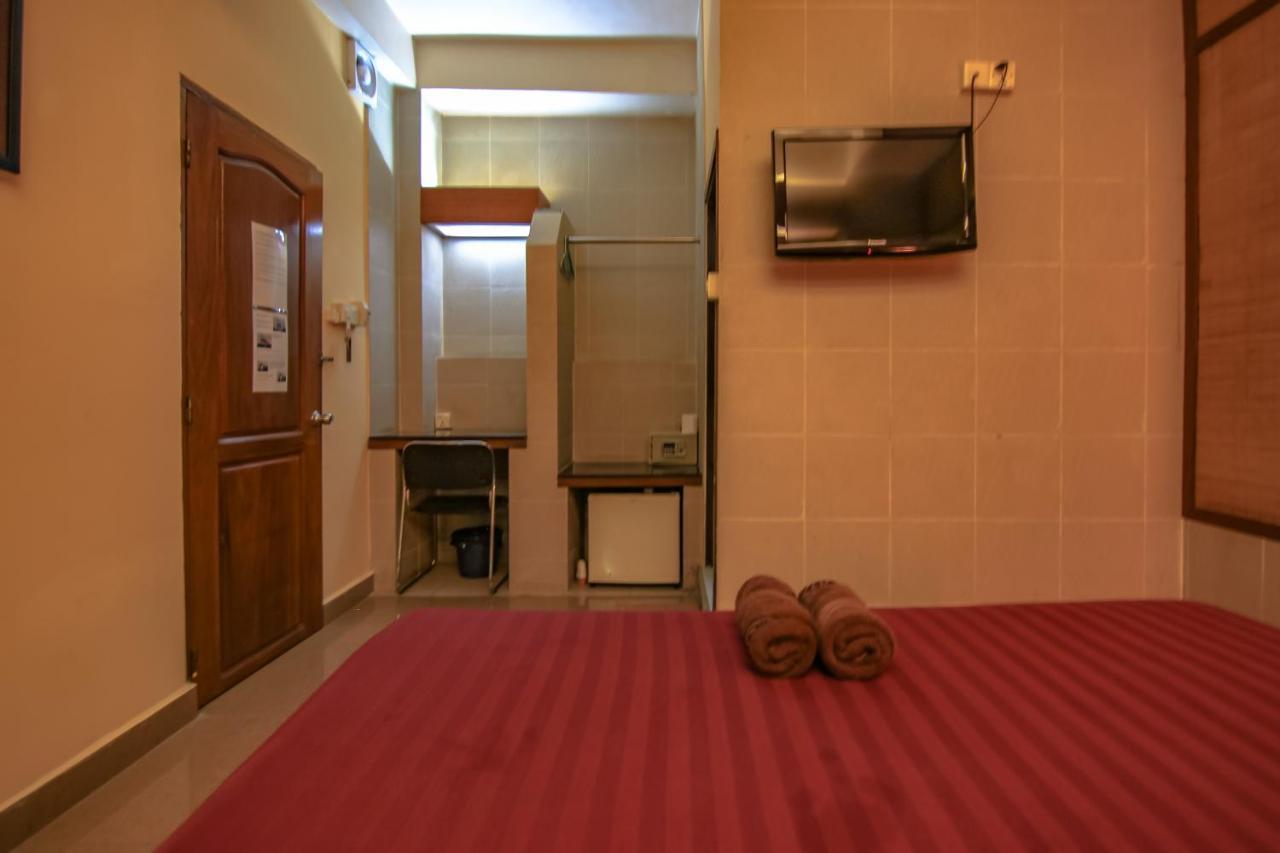 Bar Oz Riverside Guesthouse Phnompen Kültér fotó