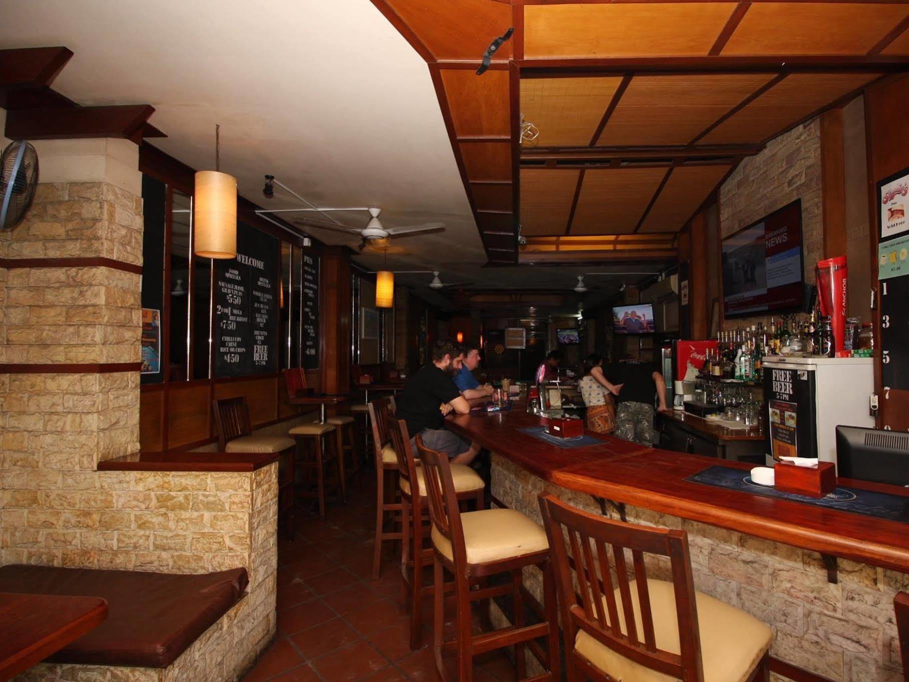 Bar Oz Riverside Guesthouse Phnompen Kültér fotó